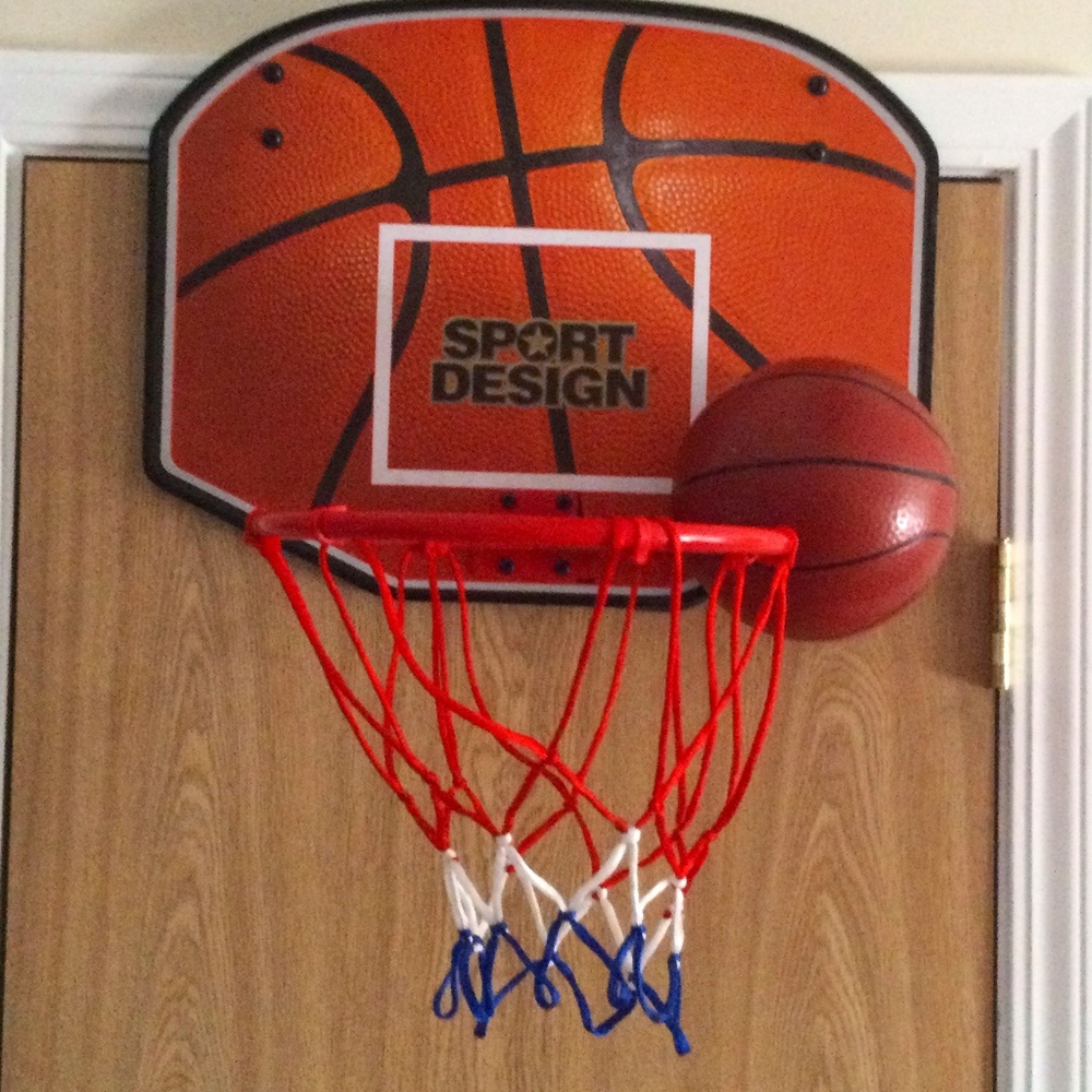 Basketball mini hoop with ball